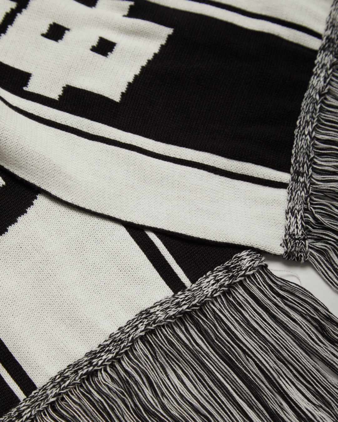 Soccer Scarf - Black/White