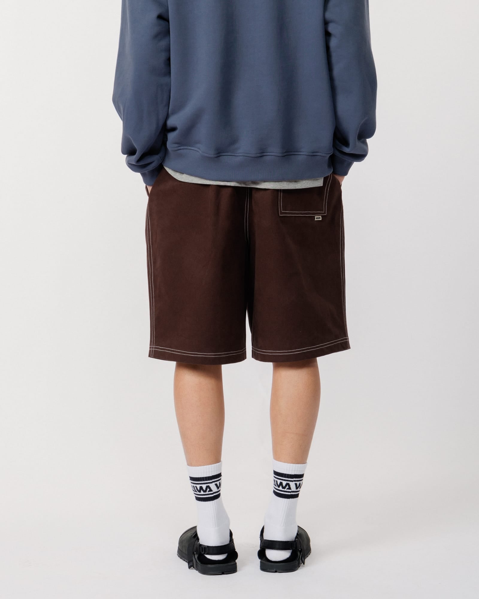 パンツ VTMNTS BARCODE WIDE SHORTS Zama Shorts - Brown/White – WAWWA Ф