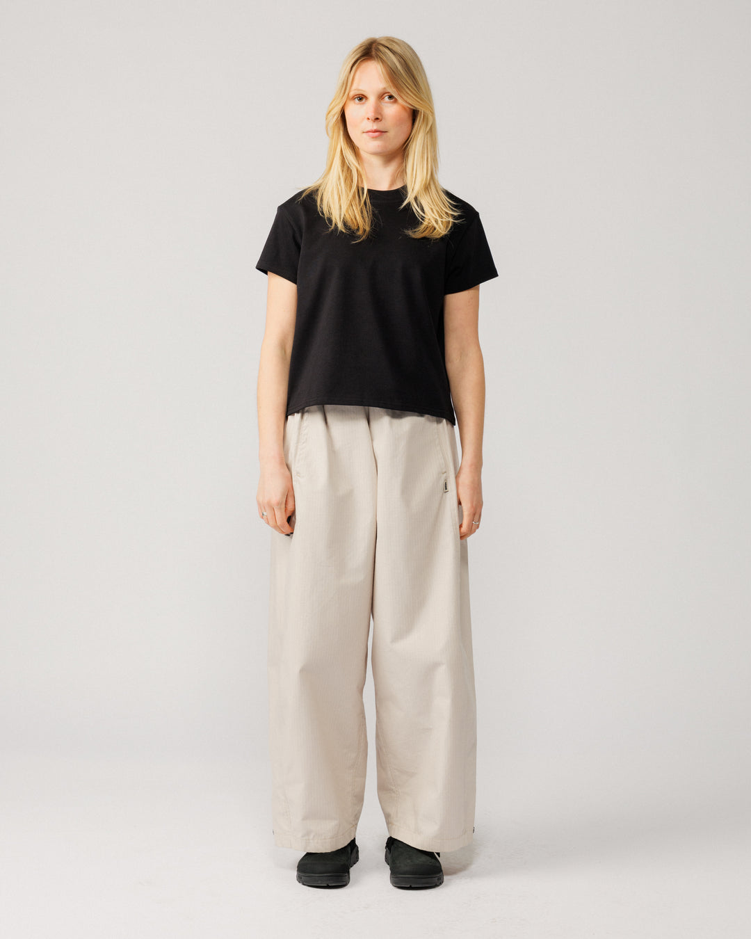 Mid-Weight Cropped Organic T-Shirt - Black
