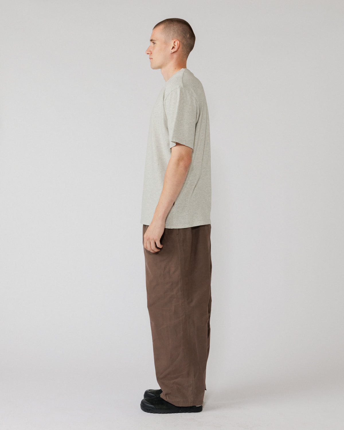 Water Resistant Zama Pants - Bracken — men's side baggy silhouette
