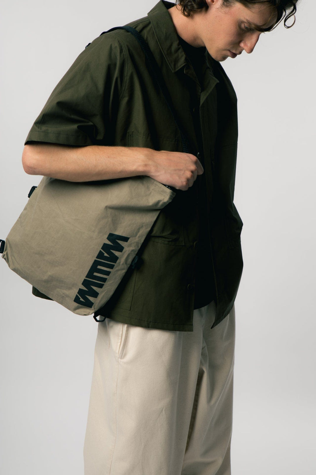 Kartis Extendable Messenger Bag